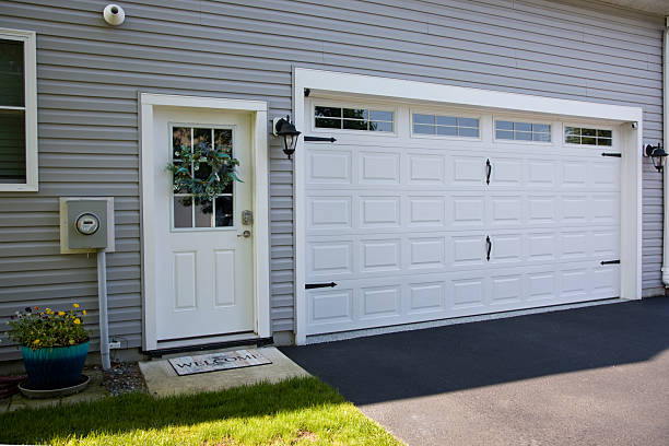 24/7 Emergency Garage Door Panel Replacement experts in Montebello, NY